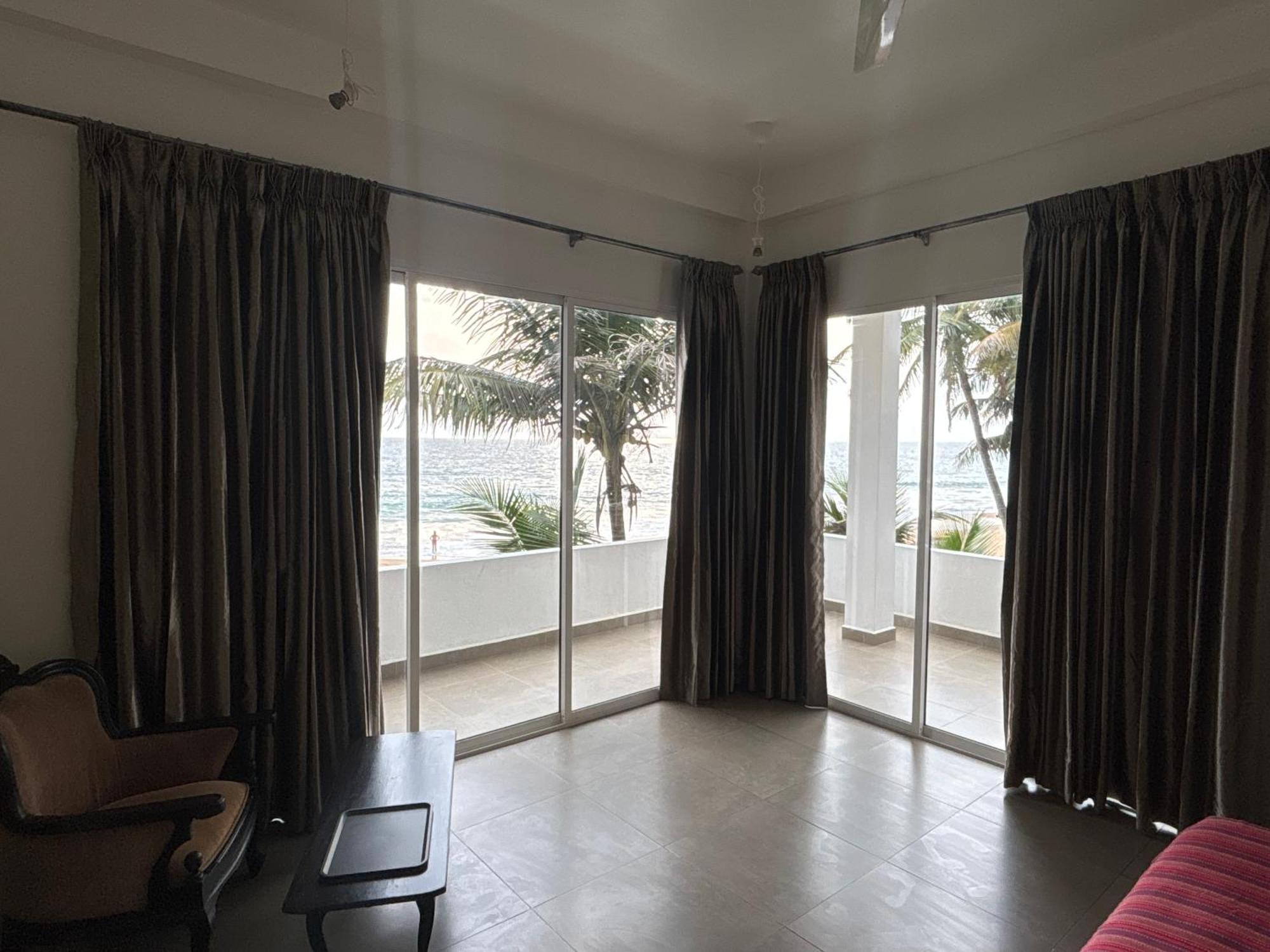 Mirage Beach House At Morava Court Hikkaduwa Buitenkant foto