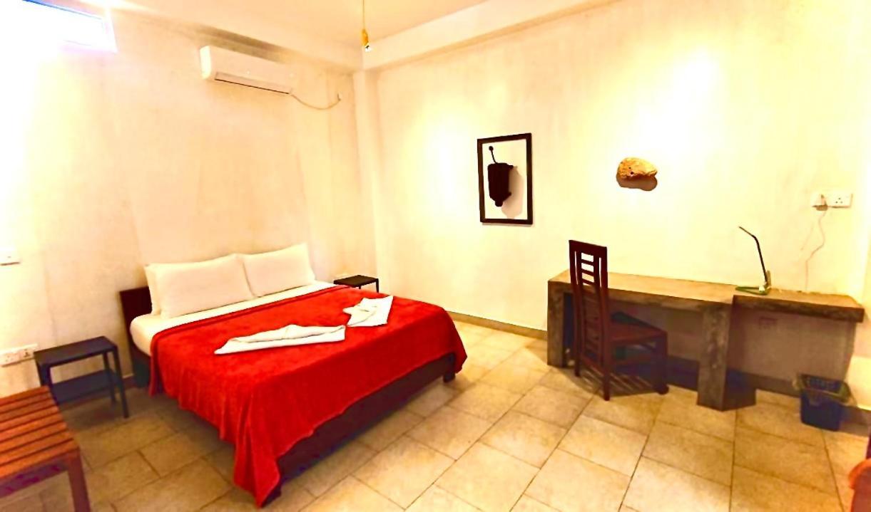 Mirage Beach House At Morava Court Hikkaduwa Buitenkant foto