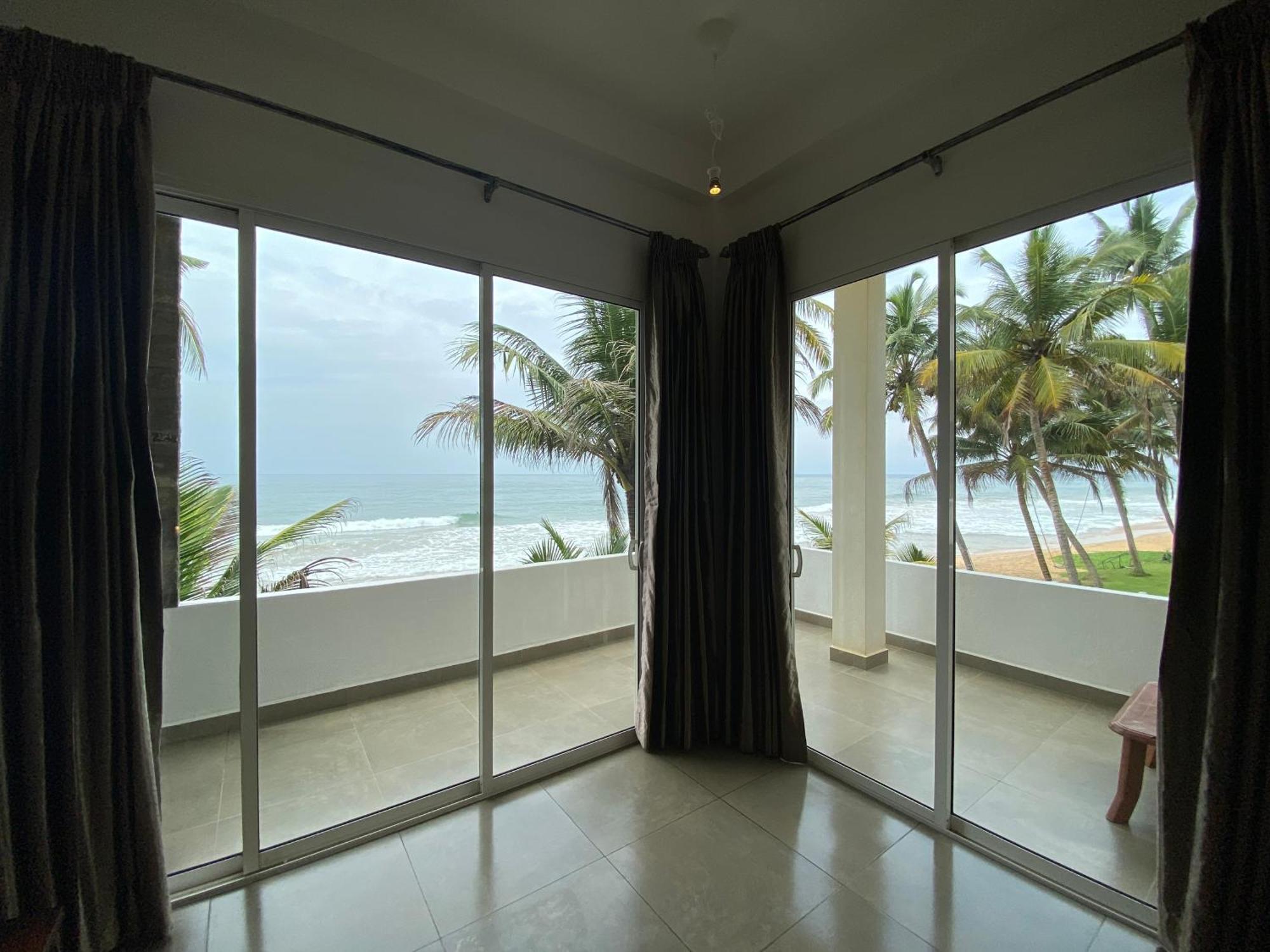 Mirage Beach House At Morava Court Hikkaduwa Buitenkant foto