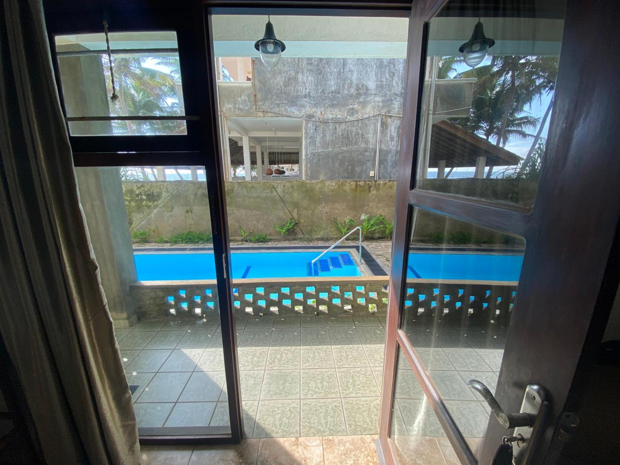 Mirage Beach House At Morava Court Hikkaduwa Buitenkant foto