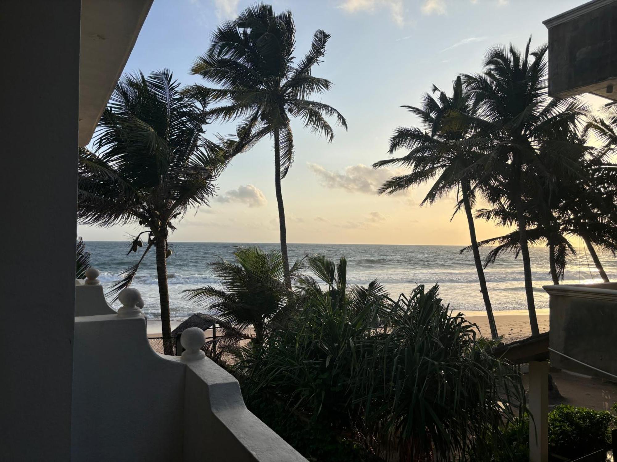 Mirage Beach House At Morava Court Hikkaduwa Buitenkant foto